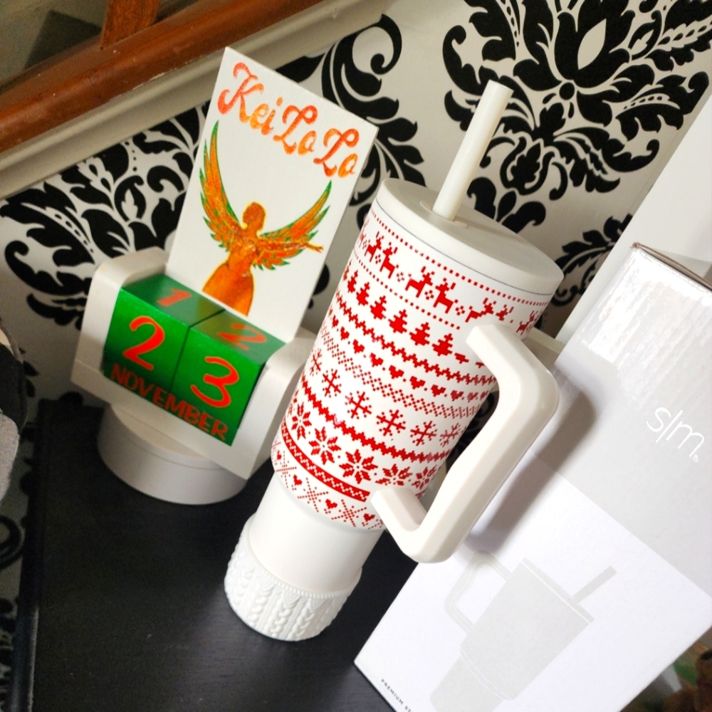 Simple Modern Christmas tumbler from 2023. Limited edition sold out.